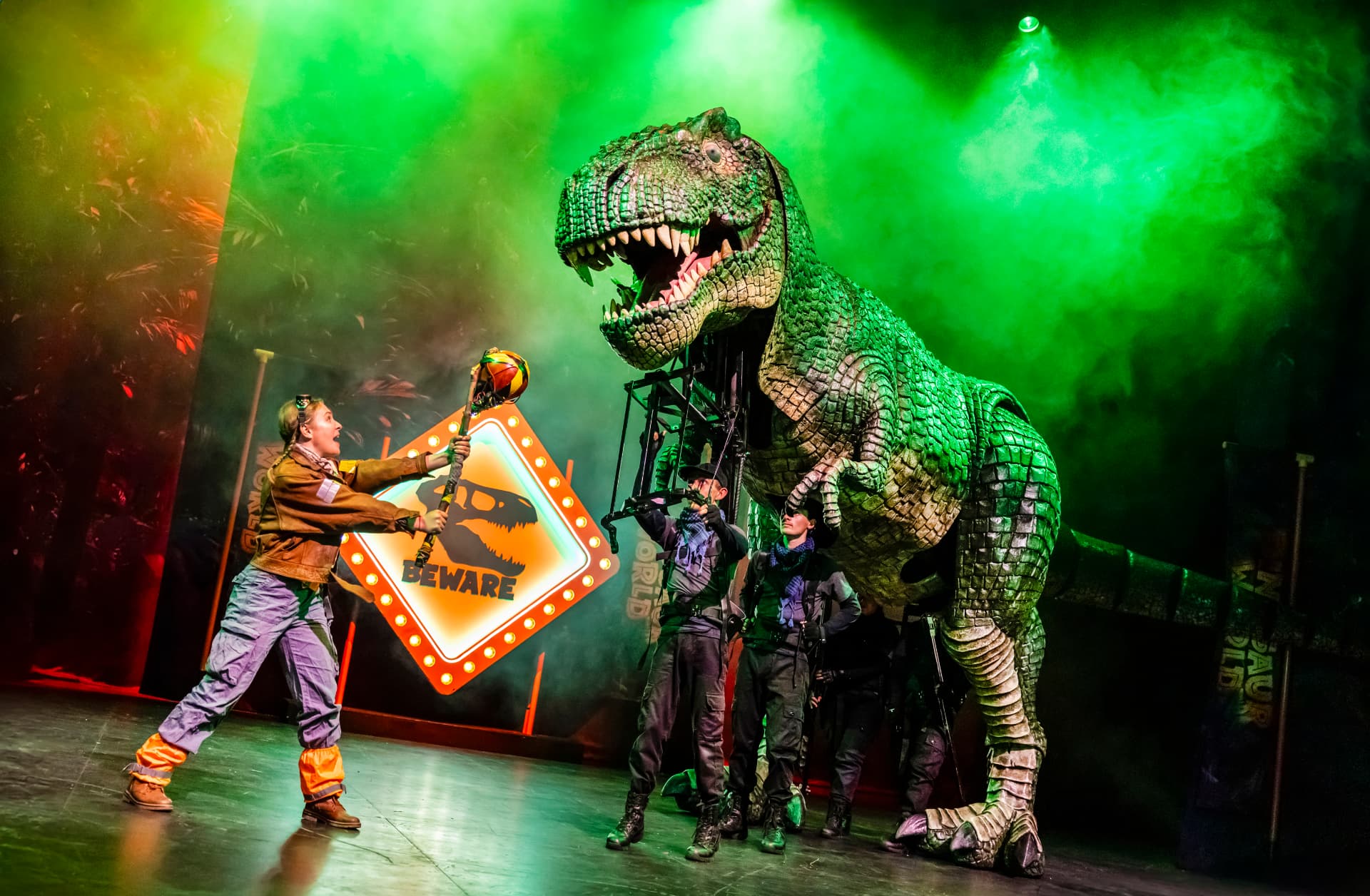 Dinosaur World Live production with a life-like Tyrannosaurus Rex